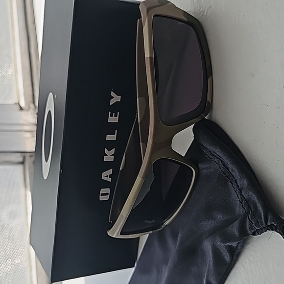 Oakley Men's Sunglasses - Picture 11 of 11